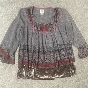 Knox Rose pattern top with velvet Sz L